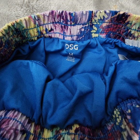 Girls shorts - Picture 2 of 2